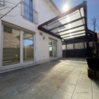 Bild - Modernes Einfamilienhaus mit Garten und Garage