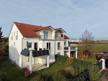 Sonnige drei Zimmer Wohnung mit großzügigen Balkon, 85049 Ingolstadt / Gerolfing, Etagenwohnung