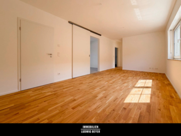 Hochwertig renovierte drei Zimmer Wohnung mit Terrasse, 85049 Ingolstadt, Erdgeschosswohnung