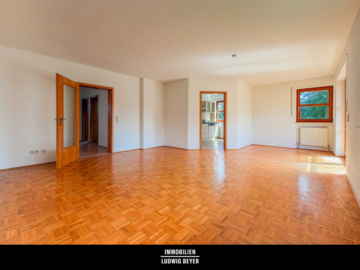 Drei Zimmer Wohnung mit Eckbalkon, 85051 Ingolstadt, Etagenwohnung