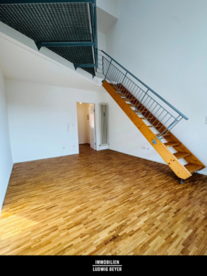 Maisonette zwei Zimmer Wohnung in der Innenstadt, 85049 Ingolstadt, Maisonettewohnung